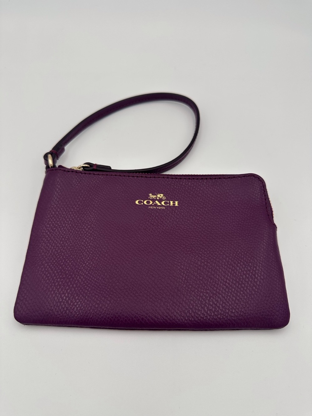 COACH F53429 Plum Purple Pebbled Leather Corner Zip Wristlet Clutch